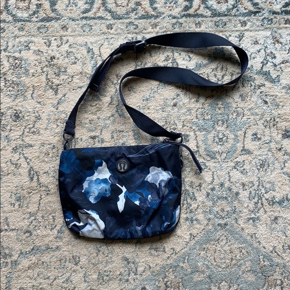 luluLemon gently used satchel